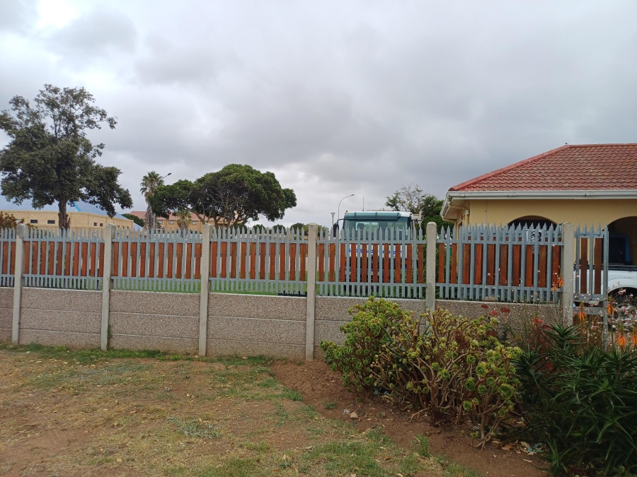 4 Bedroom Property for Sale in Hartenbos Central Western Cape